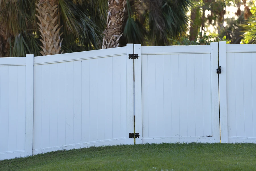 Professional Vinyl Fencing Modesto, CA Professional Vinyl Fencing Modesto, CA